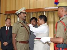 Shri TC Chako, MPS receiving Presidents Medal for Gallantry Independence Day 2015 from Hon'ble CM of Meghalaya